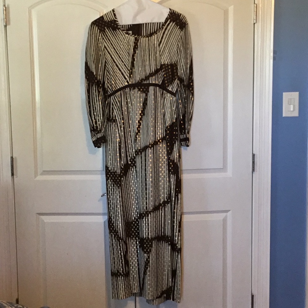 Vintage Elegant brown, gold and White Women's Leslie Fay Dress